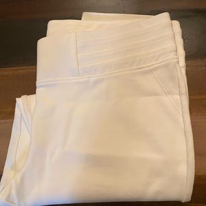 Ladies pants - new with tags.